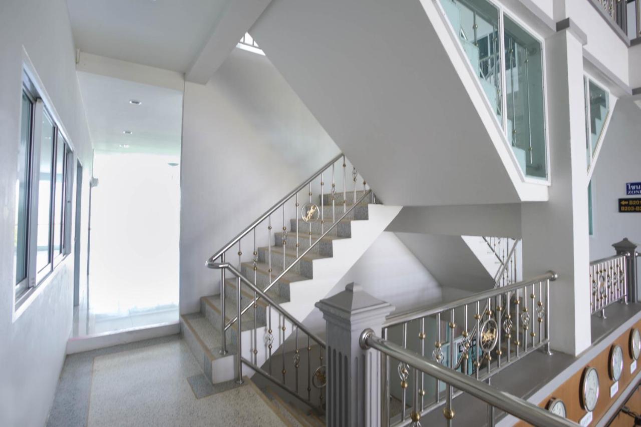 Oyo 75394 Sakthong Grand Hotel เชียงของ ภายนอก รูปภาพ