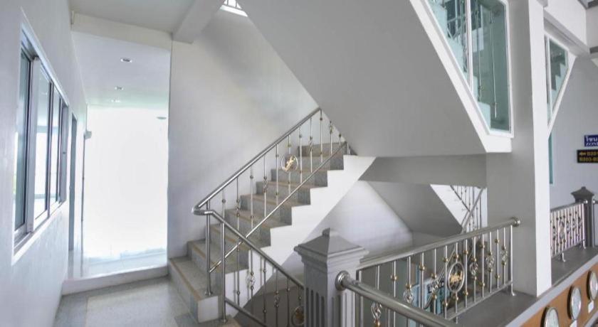 Oyo 75394 Sakthong Grand Hotel เชียงของ ภายนอก รูปภาพ