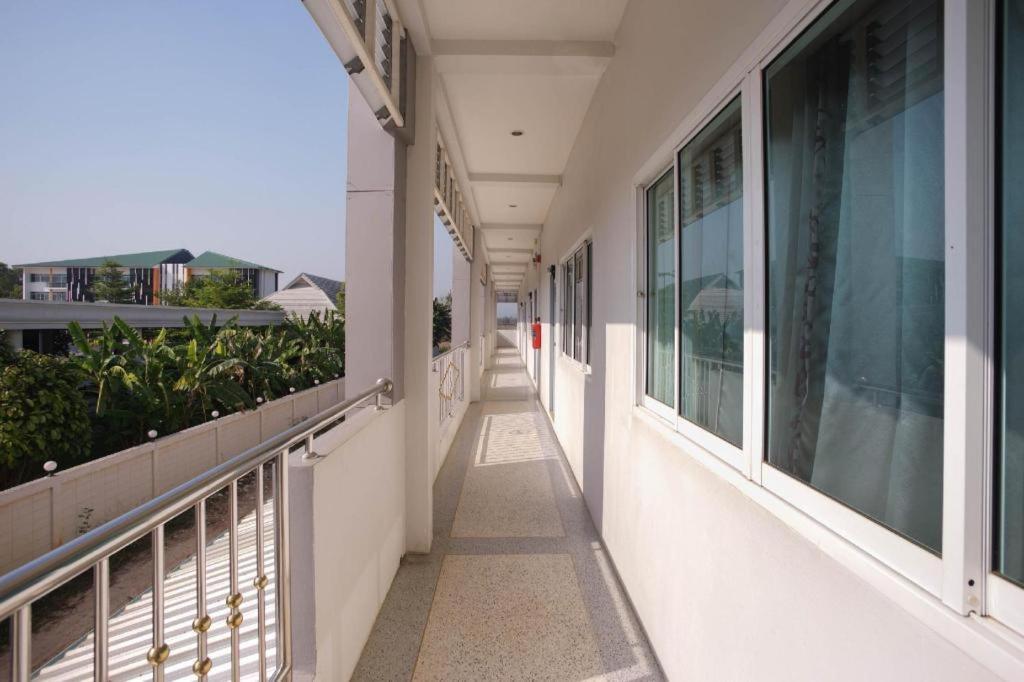 Oyo 75394 Sakthong Grand Hotel เชียงของ ภายนอก รูปภาพ